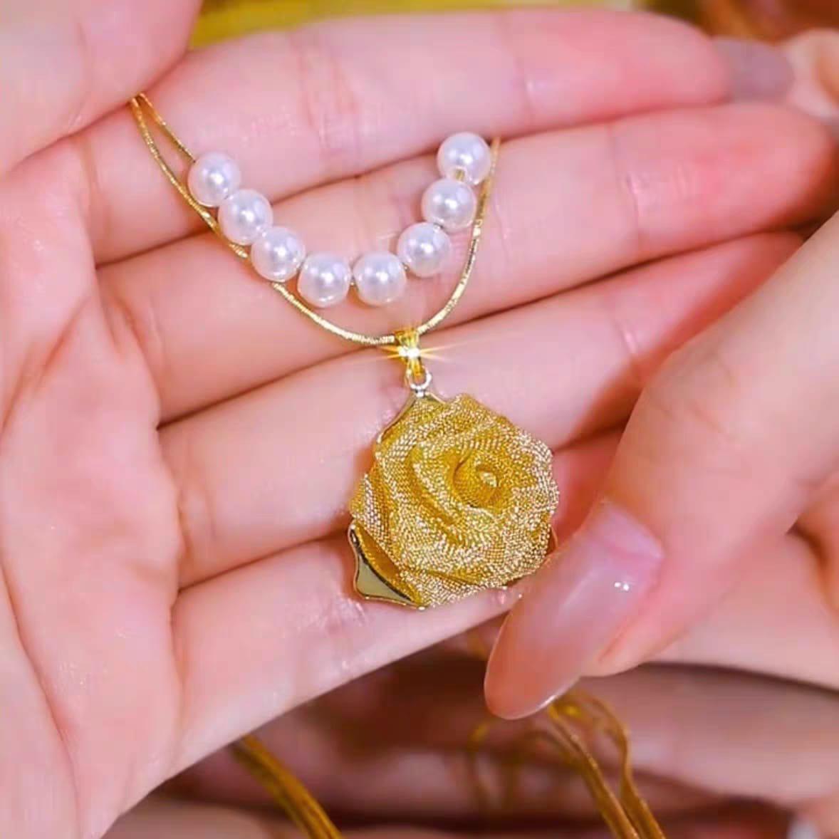 Flower necklace (24k gold plated)